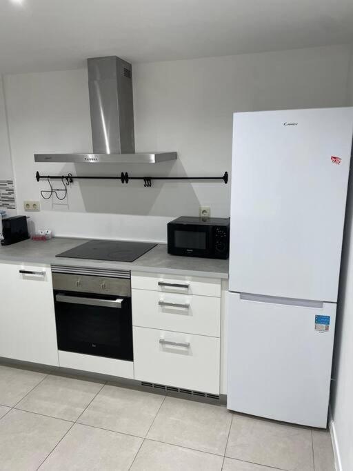 Loft En Retiro Apartment Madrid Bagian luar foto
