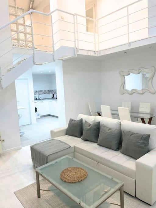 Loft En Retiro Apartment Madrid Bagian luar foto